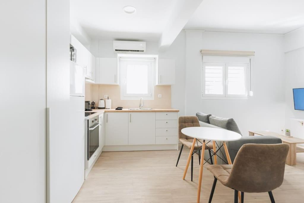 Modern Ground Floor Getaway * Athen