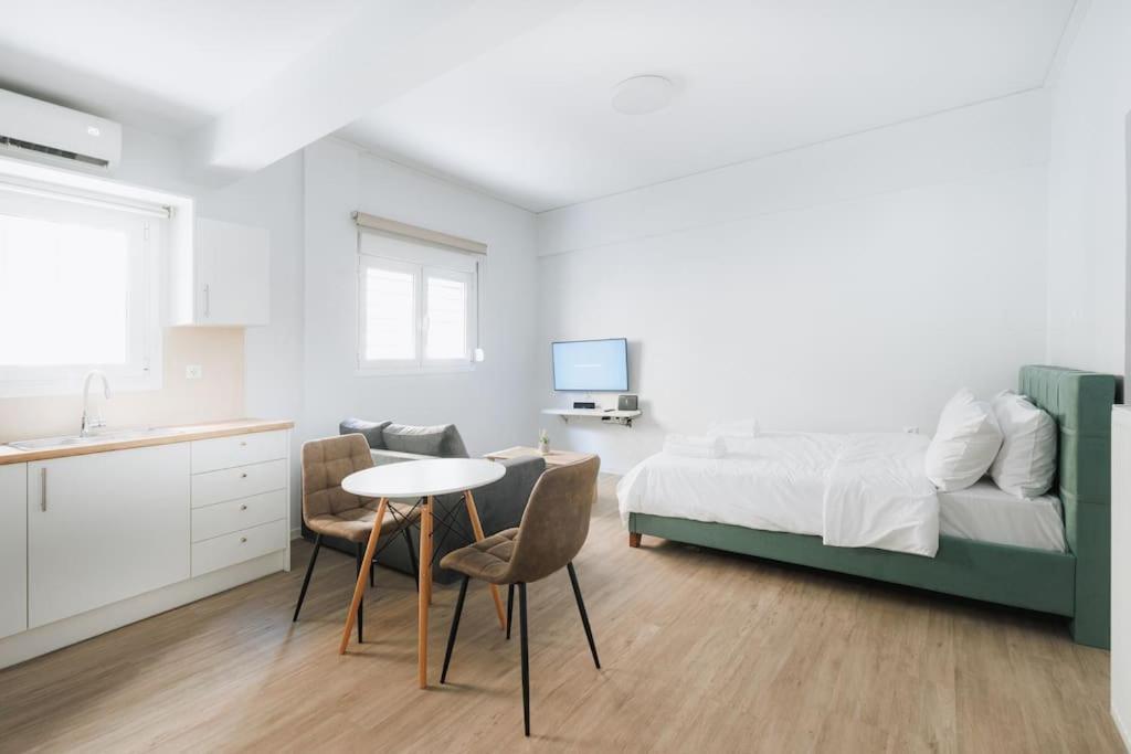 Modern Ground Floor Getaway Athen
